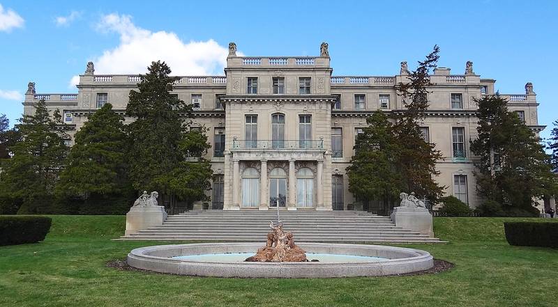 The south facade and fountain of the Great Hall at Shadow Lawn, Monmouth University, West Long Branch
